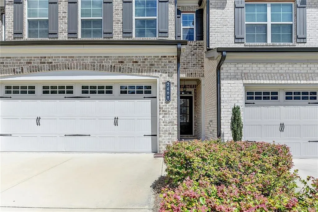 3 bed, 1.5 bath, 1891 sqft, $2,150 — Photo 3