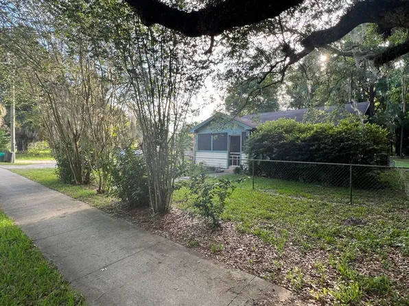 2015 S PALM Avenue, Palatka, FL 32177