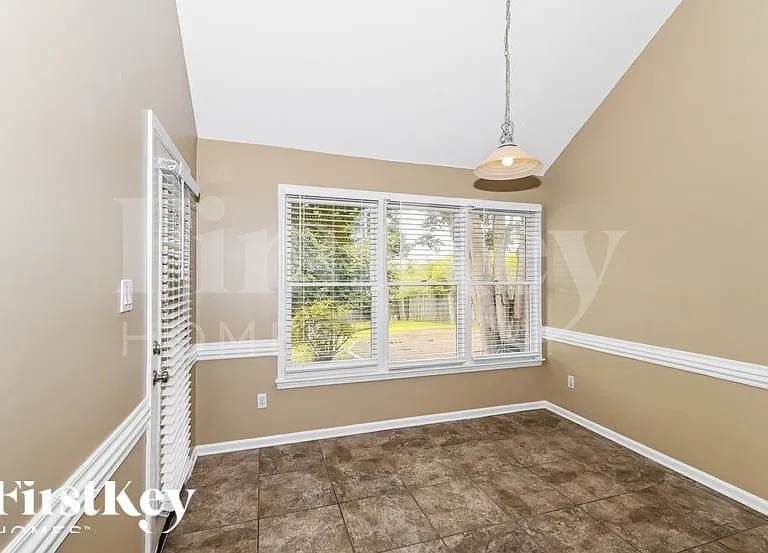 844 Tropicana Dr E — Photo 14