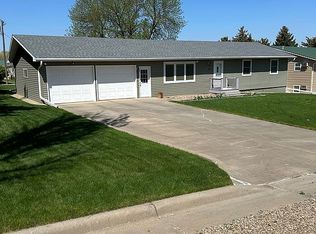 205 S Oak Ave, Presho, SD 57568
