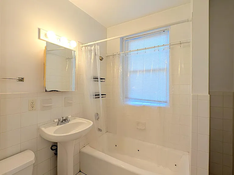 331 Harvard St #5 — Photo 19