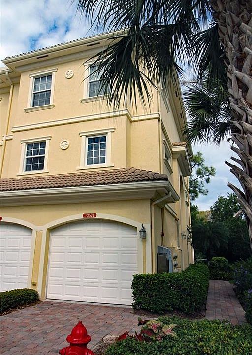 1st image of 12571 SE Old Cypress Dr