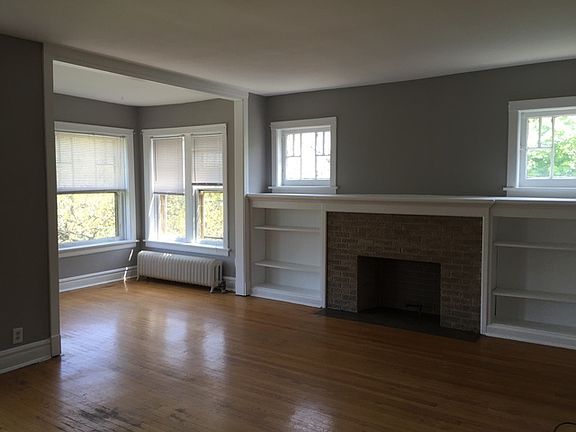 2nd image of 1901 W Argyle St APT 3
