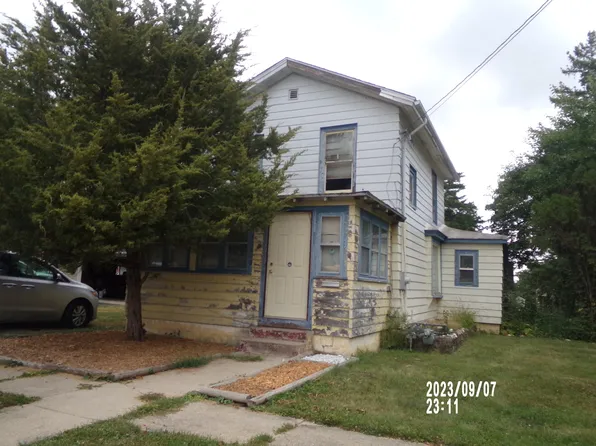 109 S Appleton Ave, Amboy, IL 61310
