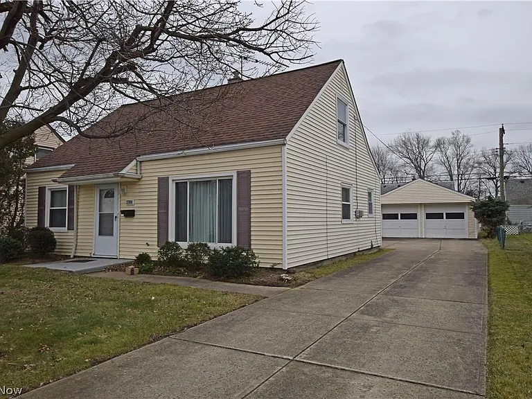 27050 Drakefield Ave — Photo 20