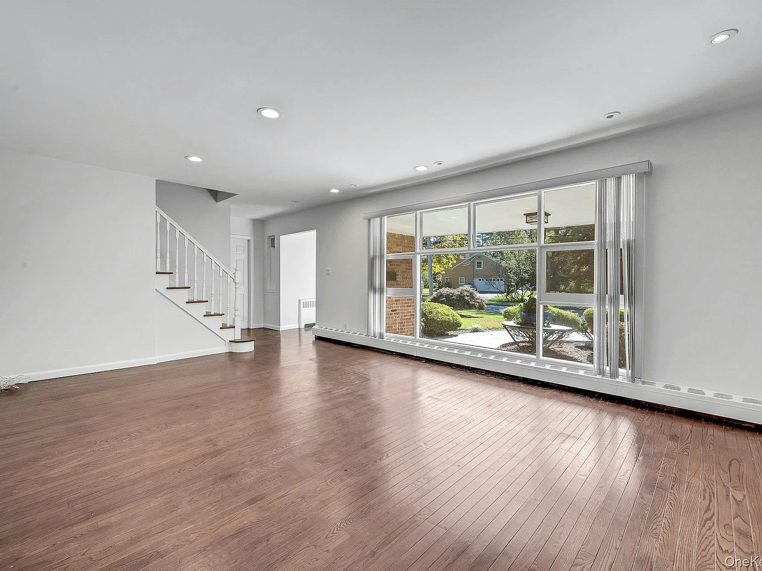 4 bed, 2.0 bath, 2504 sqft, $7,500 — Photo 3