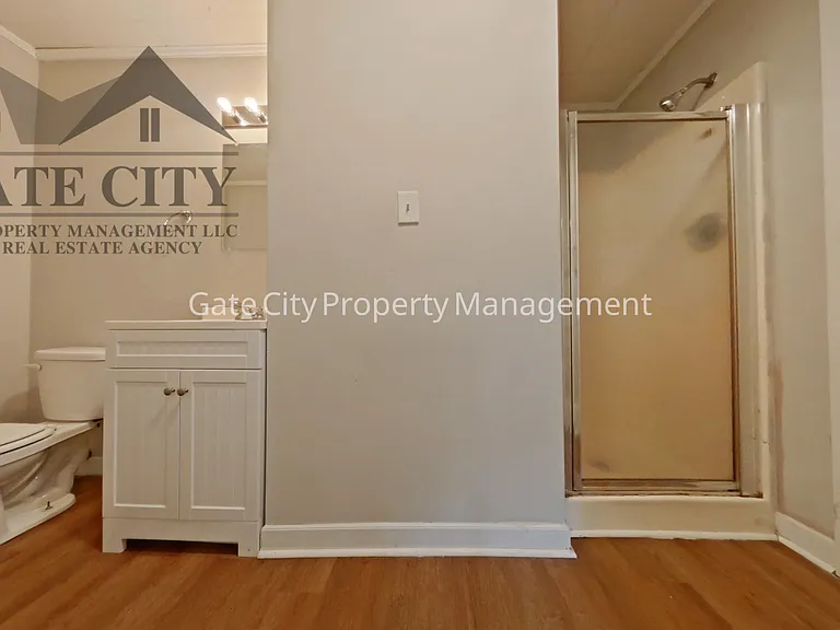 303 W 6th Ave #D — Photo 8