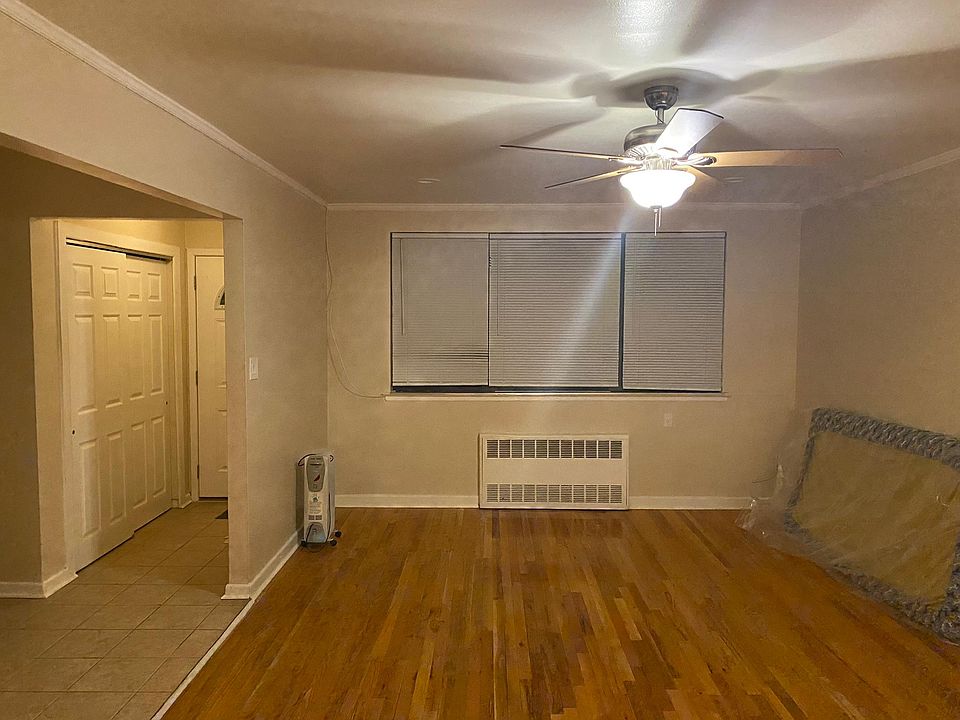 1st image of 2105 Brown St Floor 2