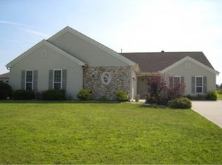 1301 Shoal Ridge Rd, Oconomowoc, WI 53066