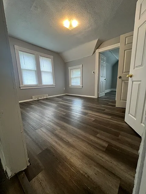 124 Seventh St - Up — Photo 3