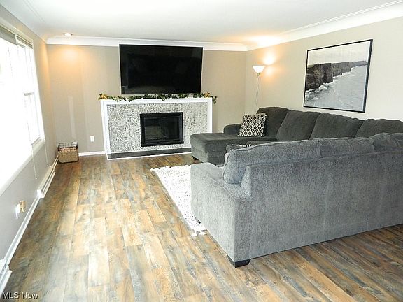 3rd image of 1885 Dunellon Dr