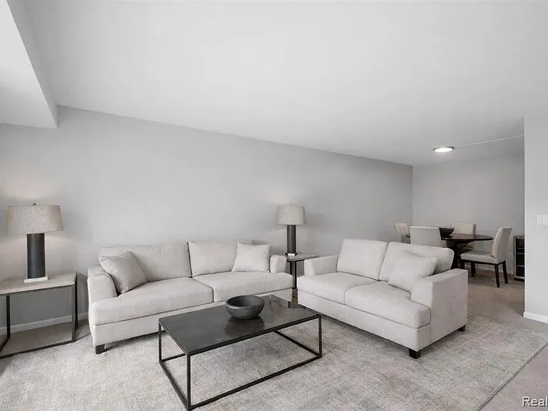 411 S Old Woodward Ave #925 — Photo 4