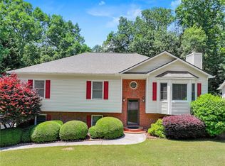 4654 Fox Forrest Dr, Flowery Branch, GA 30542