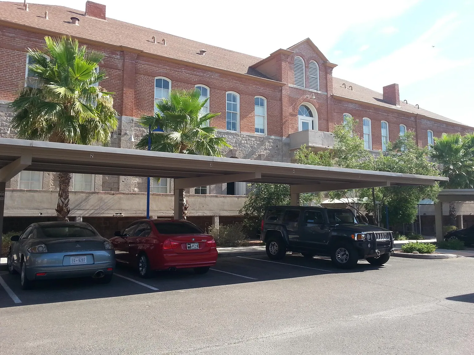 1 bed, 950 sqft, $1,295 — Photo 2