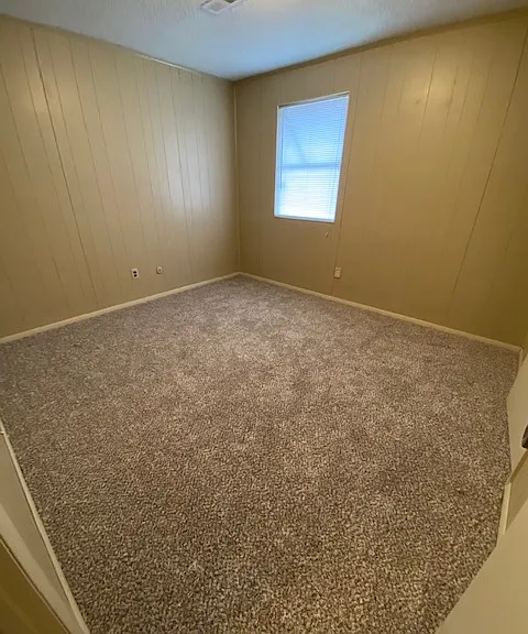 653 N Genevieve Ave — Photo 10