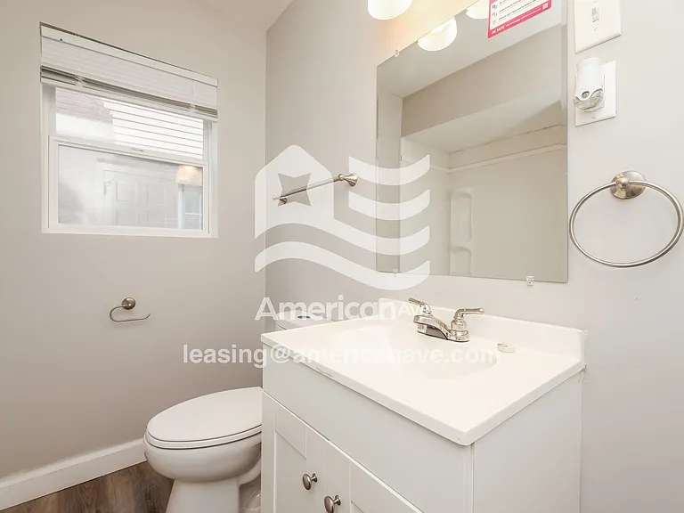 823837_011_main_bathroom_12.jpg
