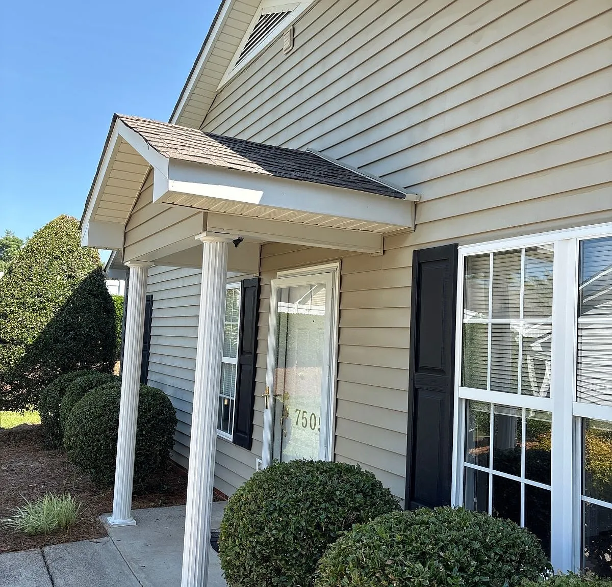 7509 Riverside Court - Triad - 1 — Photo 3