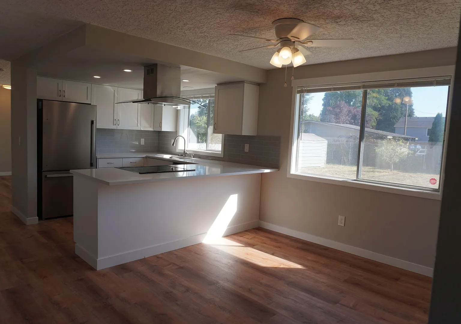 Completely Remodeled Single Level Home for Lease - 2909 NE 135th Ave — Photo 4