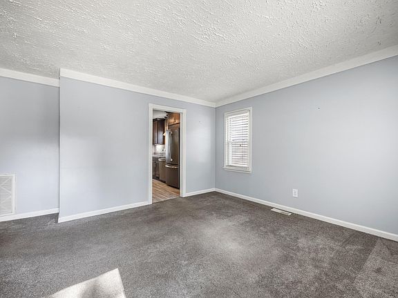 3rd image of 24426 Lehigh St