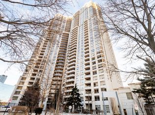 35 Kingsbridge Garden Cir #902, Mississauga, ON