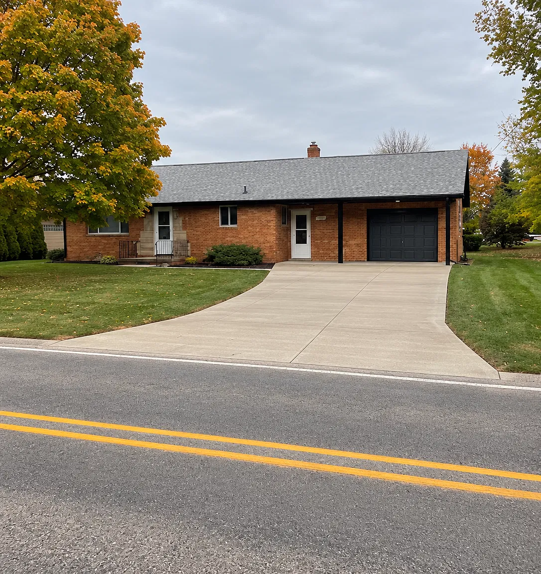 3 bed, 1147 sqft, $1,900 — Photo 1