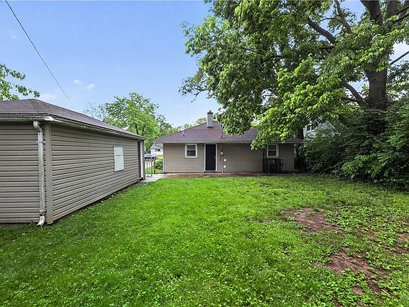 5th image of 4636 W Hillcrest Ave