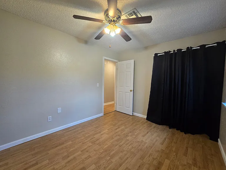 112 Thomas Blvd — Photo 20