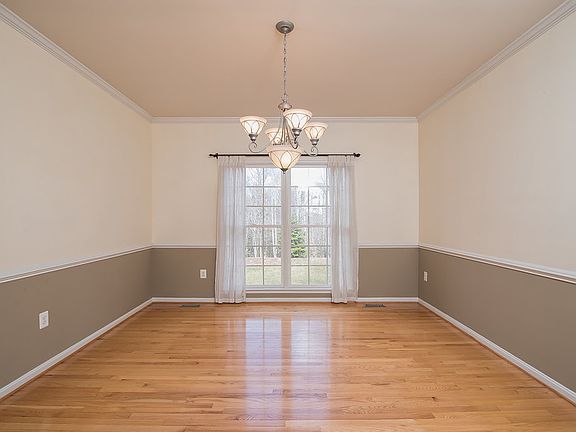 4th image of 50 Boulder Dr
