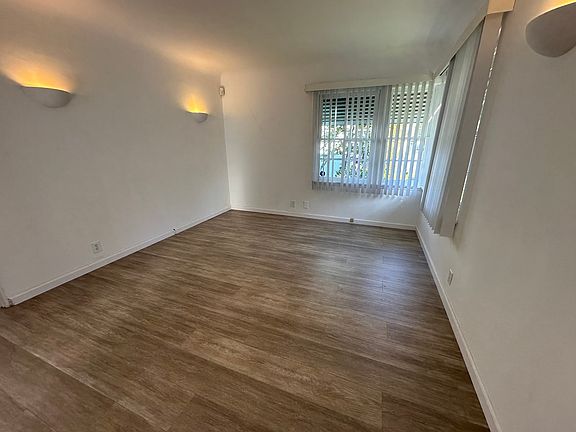 5th image of 2258 20th St