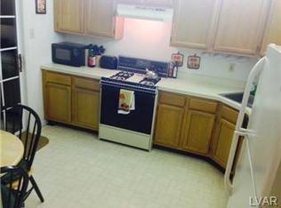 1961 Willings Ln, Hellertown, PA 18055