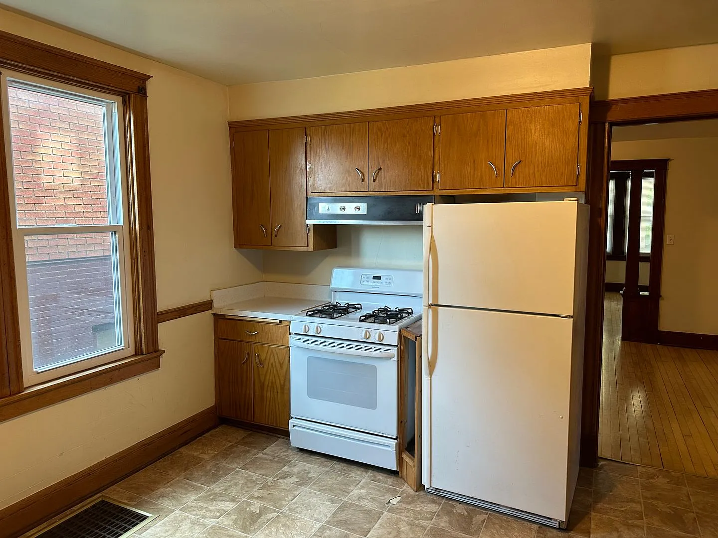 2404 N Dousman St — Photo 4