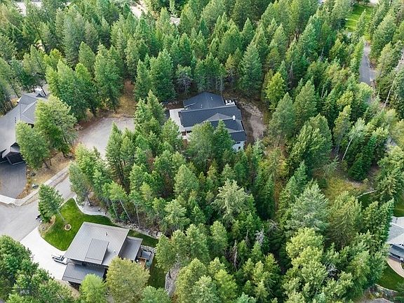 2nd image of 22 Marina Crest Ln