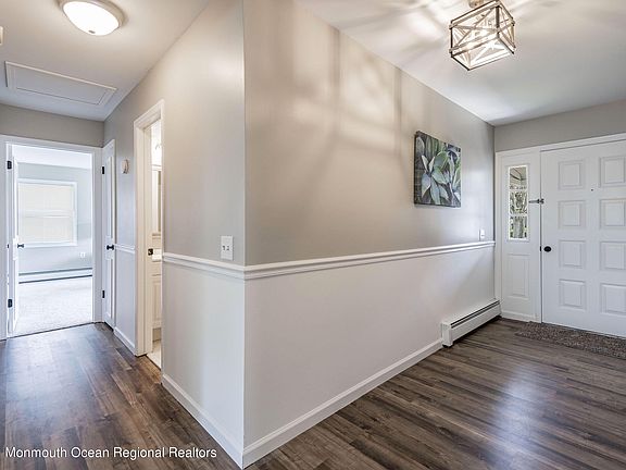 3rd image of 6 Tampa Ln