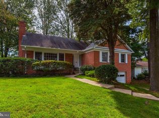 6216 Plainview Rd, Bethesda, MD 20817