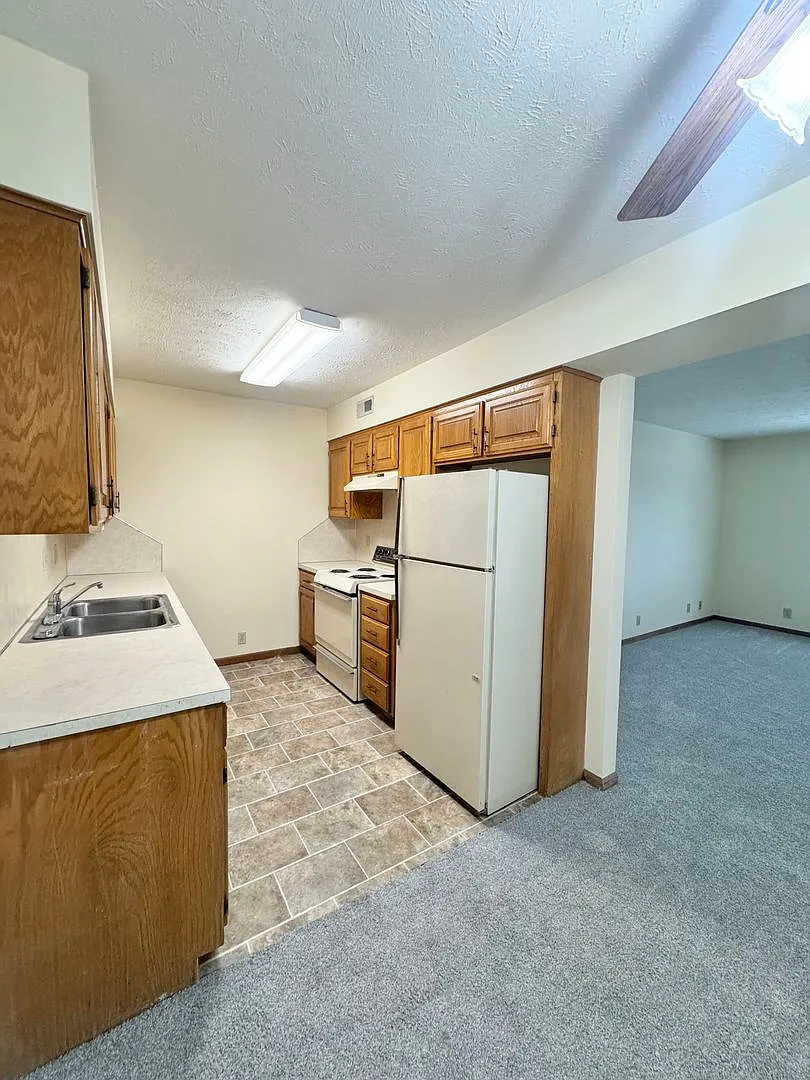 Lamplighter Properties — Photo 3