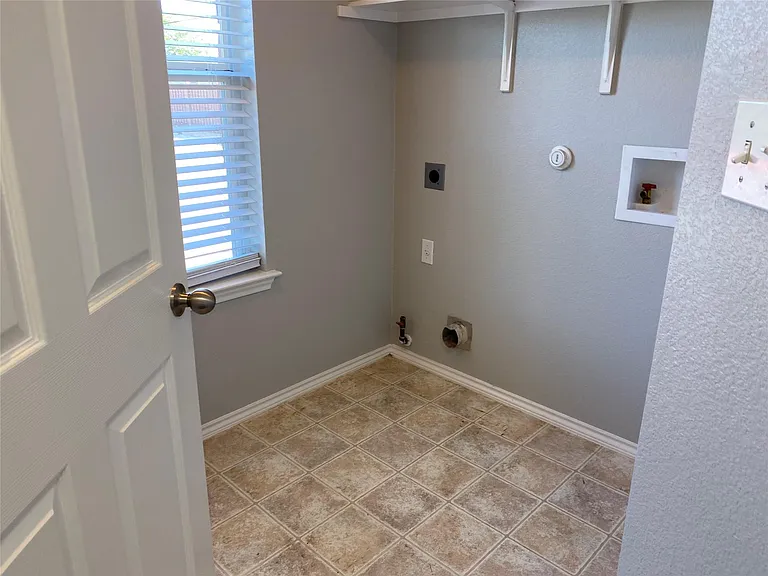 4500 Secure Ln — Photo 5