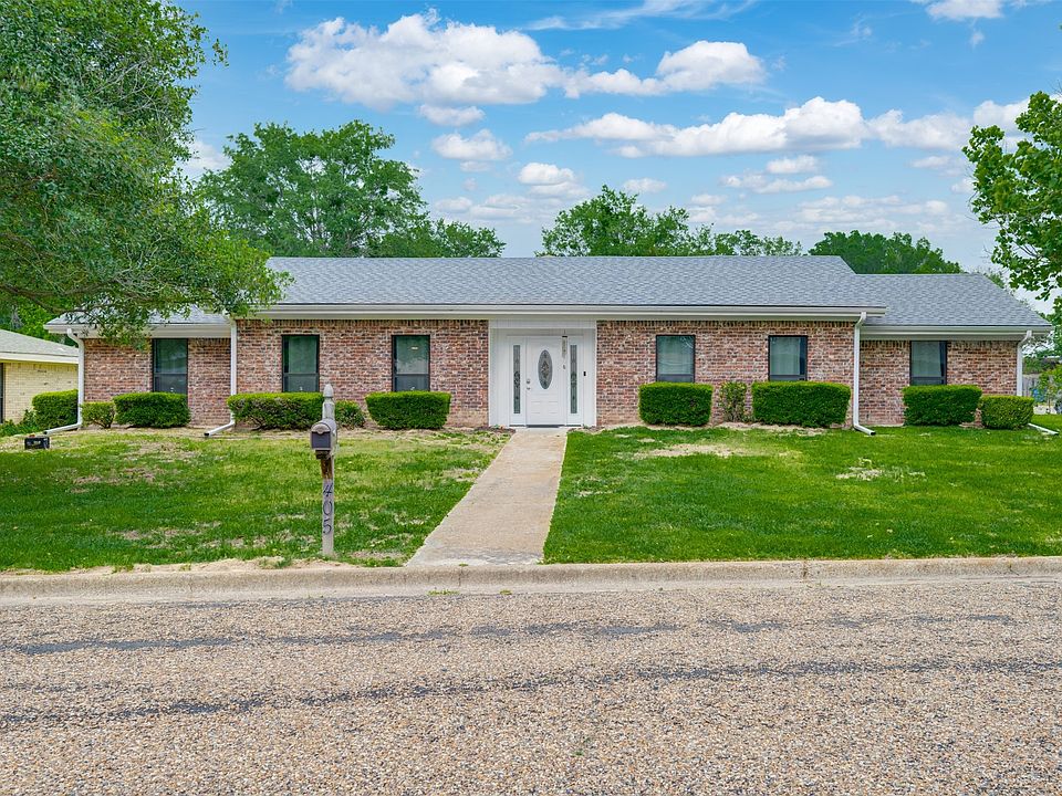 1st image of 405 Brookwood Dr