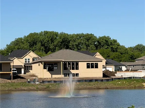 2343 Foxtail Dr, Kearney, MO 64060