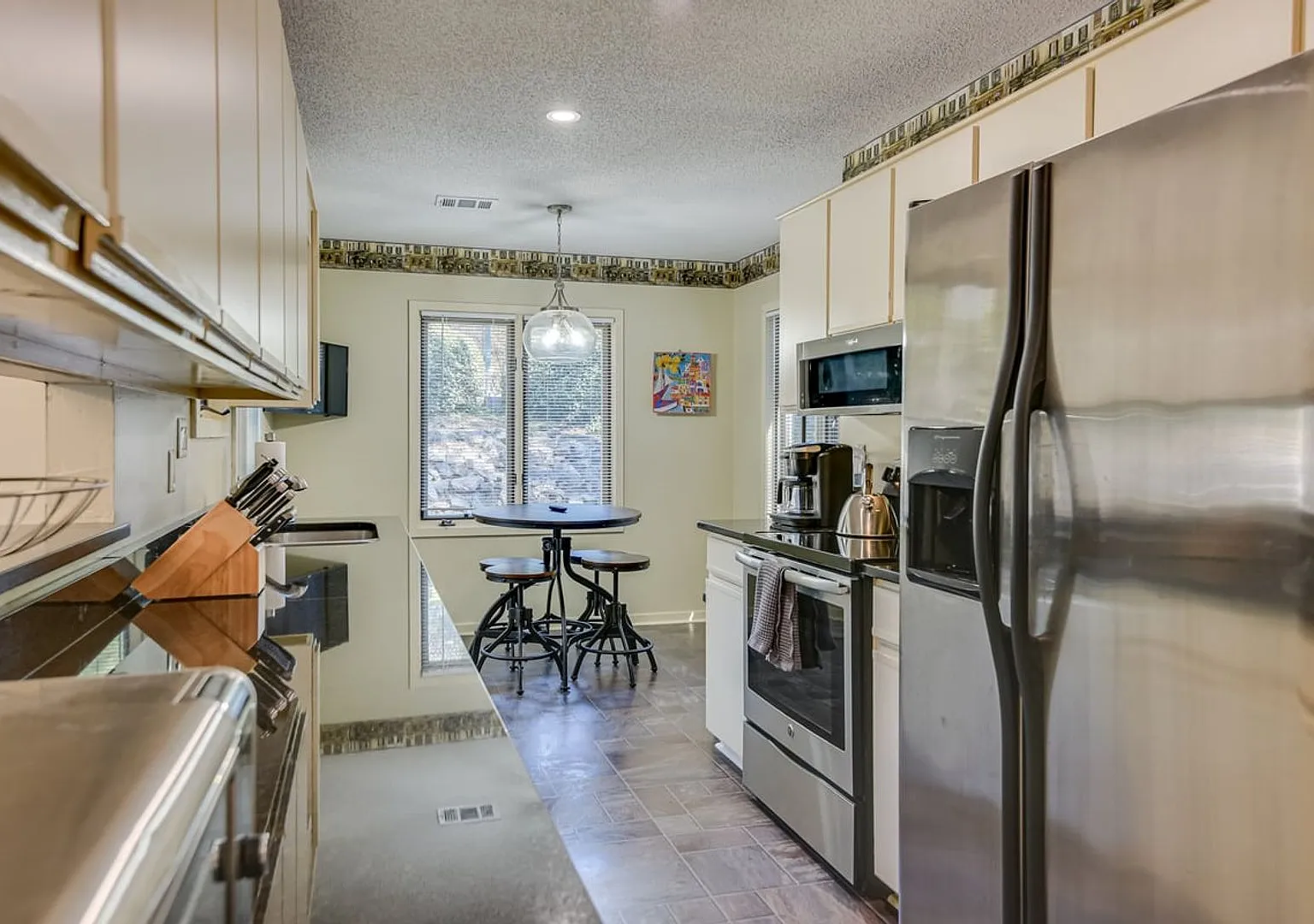 Fully Furnished, 3247 Summerchase Circle - 3 Bedroom Corporate Rental — Photo 3