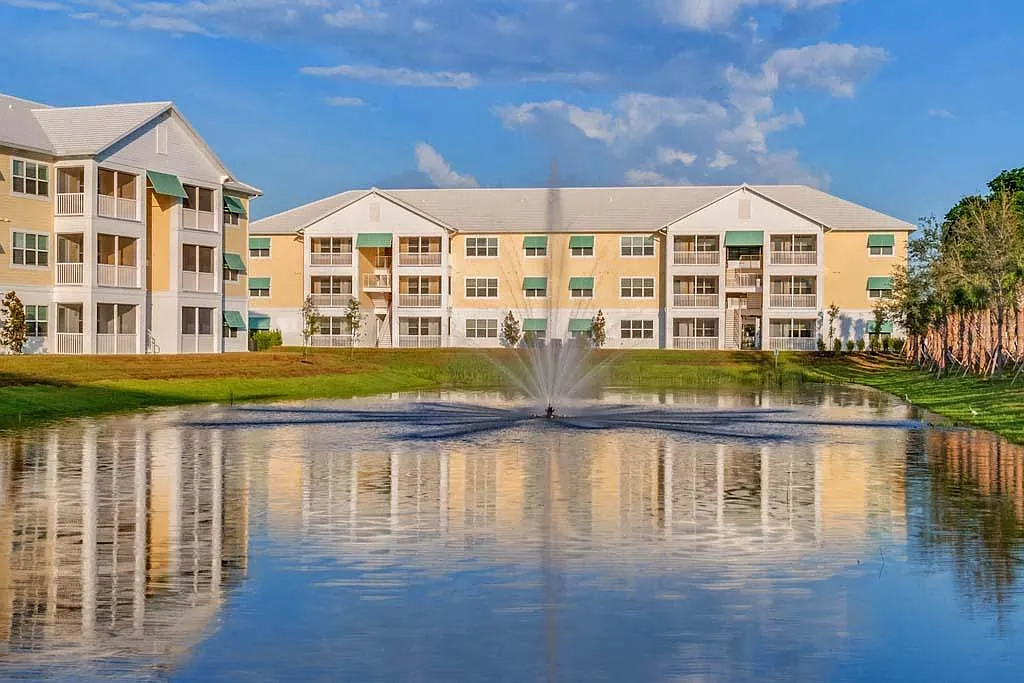 Waterline Bonita Springs — Photo 4