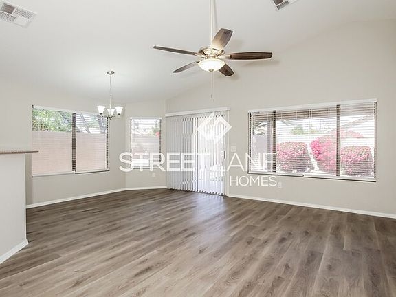 4th image of 2082 E Palomino Dr