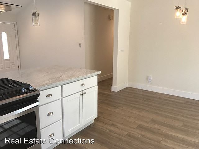 2nd image of 1748 Flickinger Ave