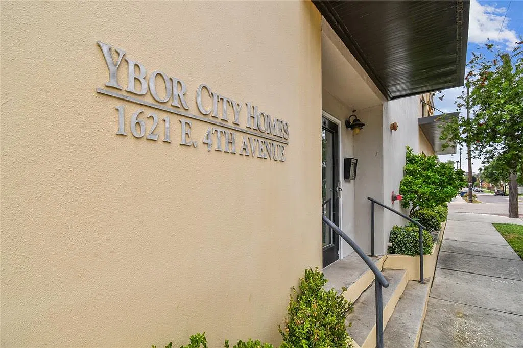 2 bed, 1.5 bath, 1544 sqft, $3,300 — Photo 3