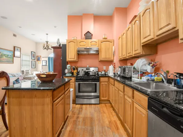 215 South Street image 6 of 37