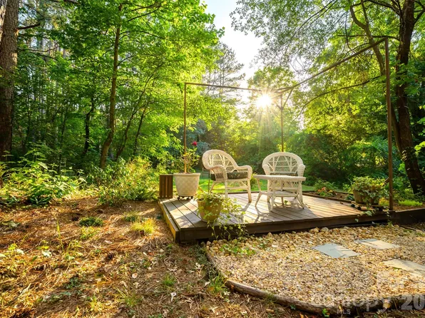 1240 Petes Rd, Lincolnton, NC 28092