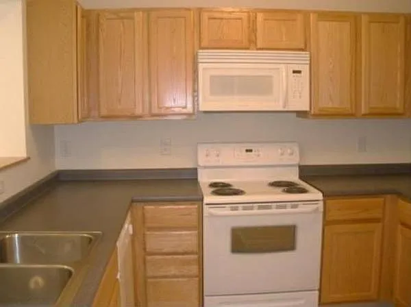 Fahey Place Apartments — Photo 2