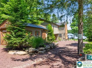 240 S Lake Dr, Lake Harmony, PA 18624