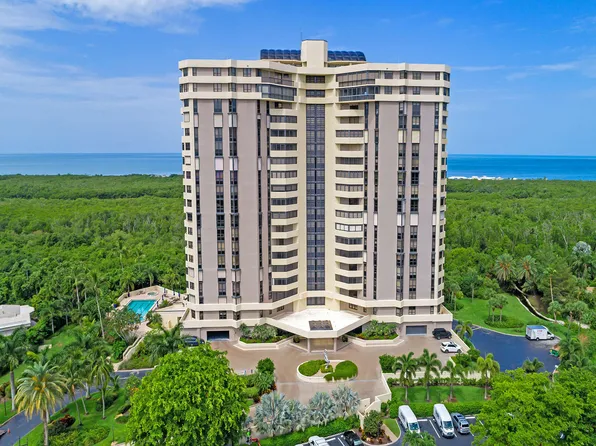 6001 Pelican Bay Blvd APT 204, Naples, FL 34108
