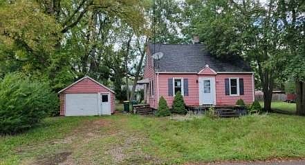 1st image of 621 Ruth St