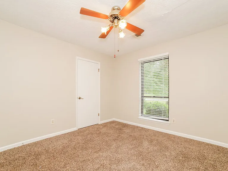 35 Windsong Ct — Photo 11